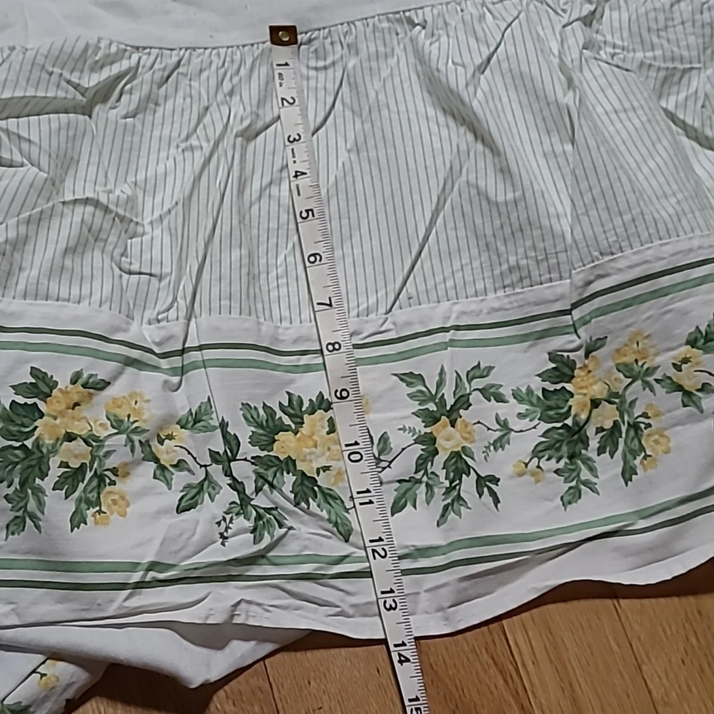 BED RUFFLE & SHAMS - Picture 2 of 4